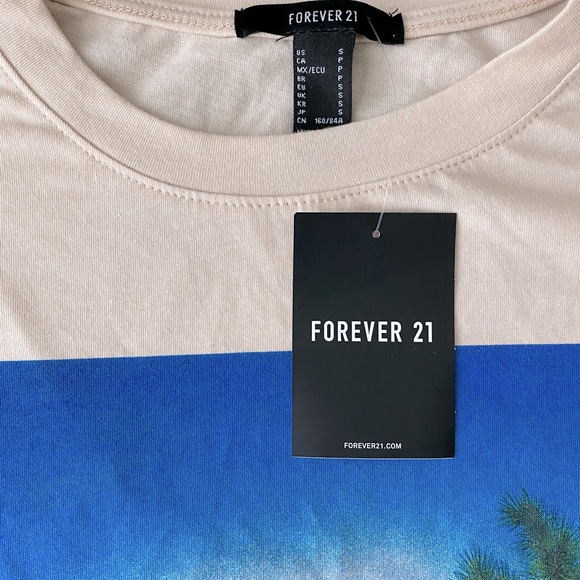 🆕 FOREVER 21 T-shirt - Picture 2 of 2